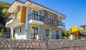 Söğütte Havuzlu Villa